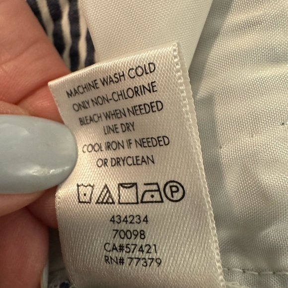 Ann Taylor Striped Seersucker Devin Bermuda Walking Shorts Size 12 - Picture 6 of 9